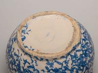 Seventeen Spongeware Table Articles