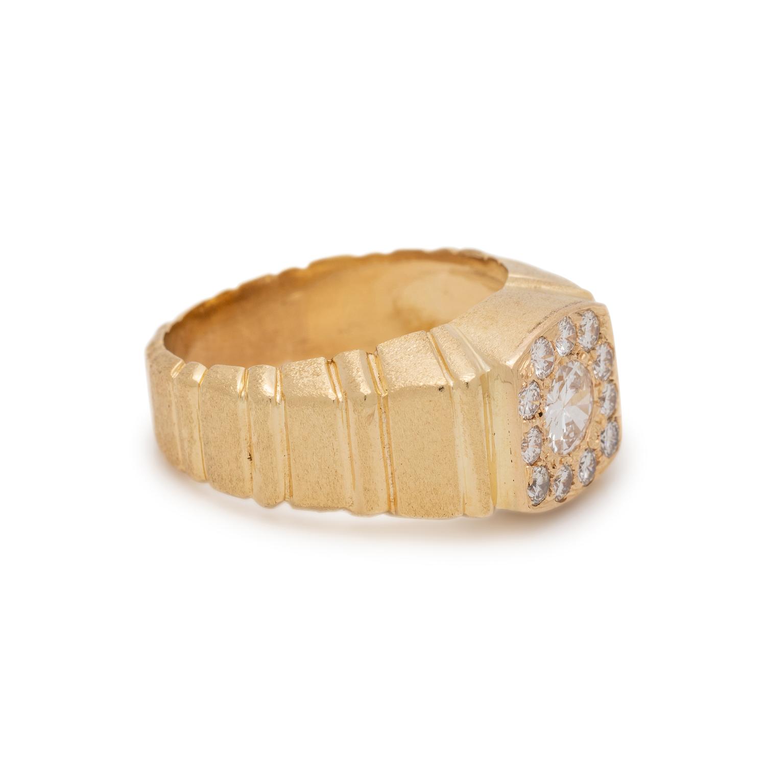 YELLOW GOLD AND DIAMOND RING