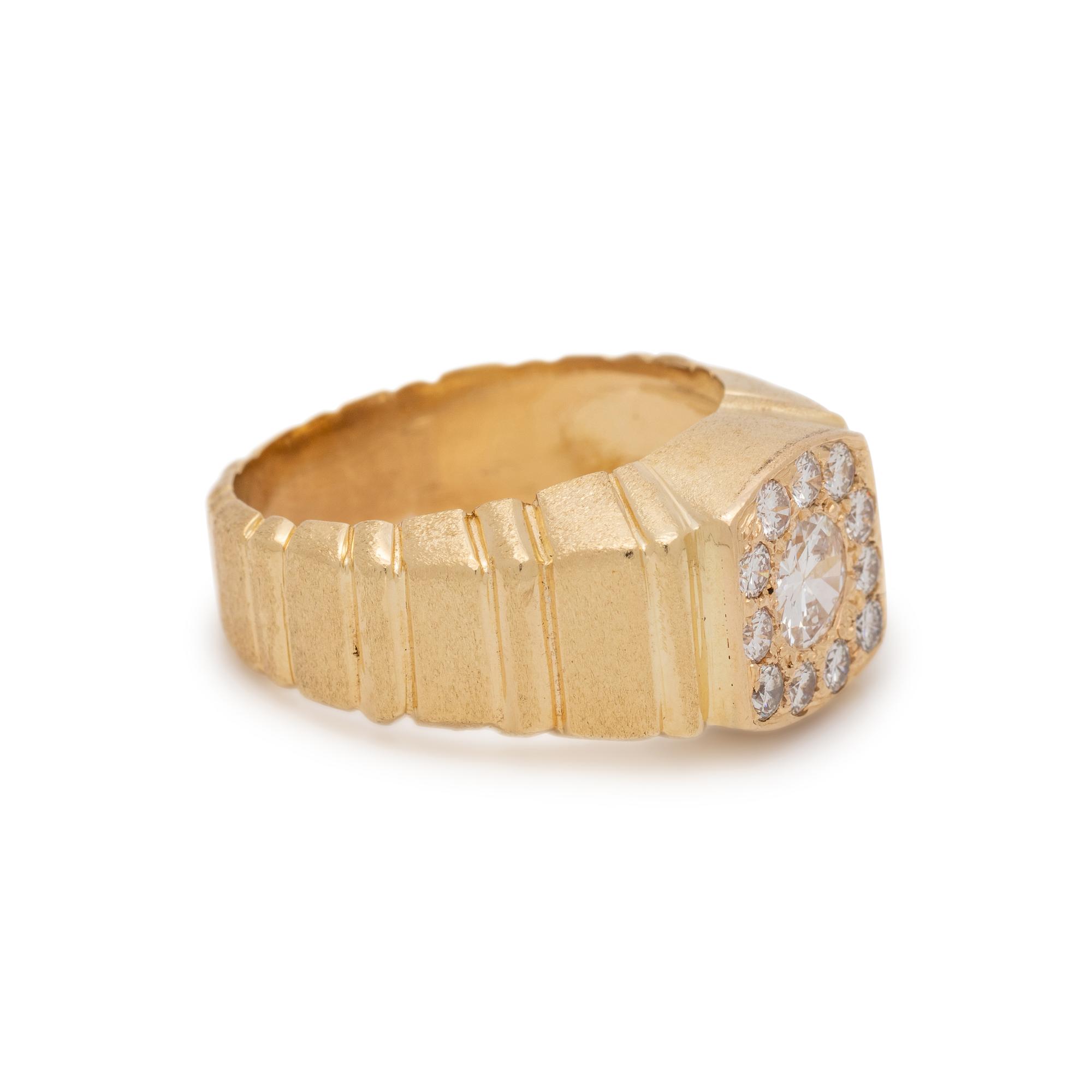 YELLOW GOLD AND DIAMOND RING