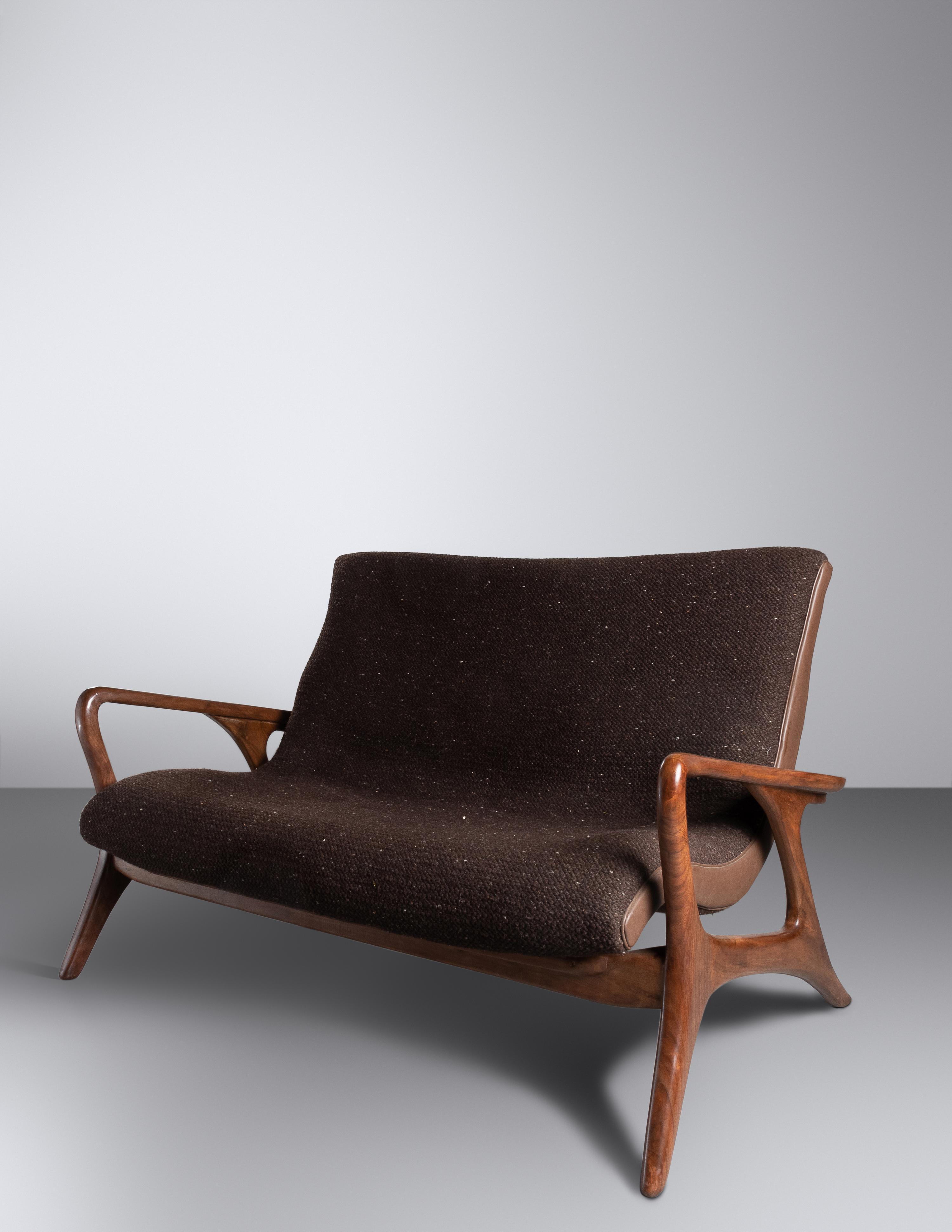 Highback Contour Settee and Elongated Ottoman Kagan-Dreyfuss Inc., USA