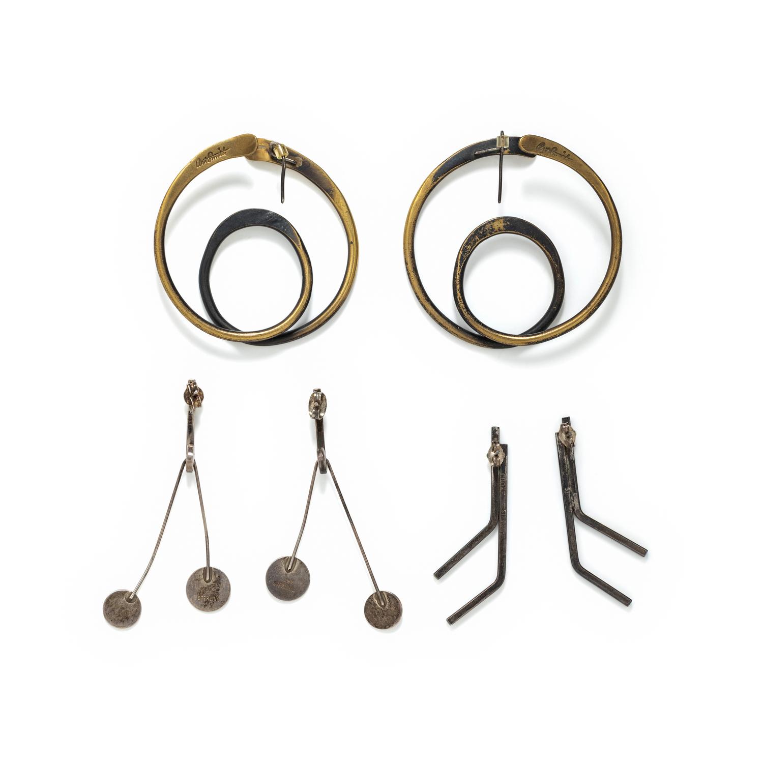 ART SMITH AND BETTY COOKE, MODERNIST, MIXED METAL EARRINGS