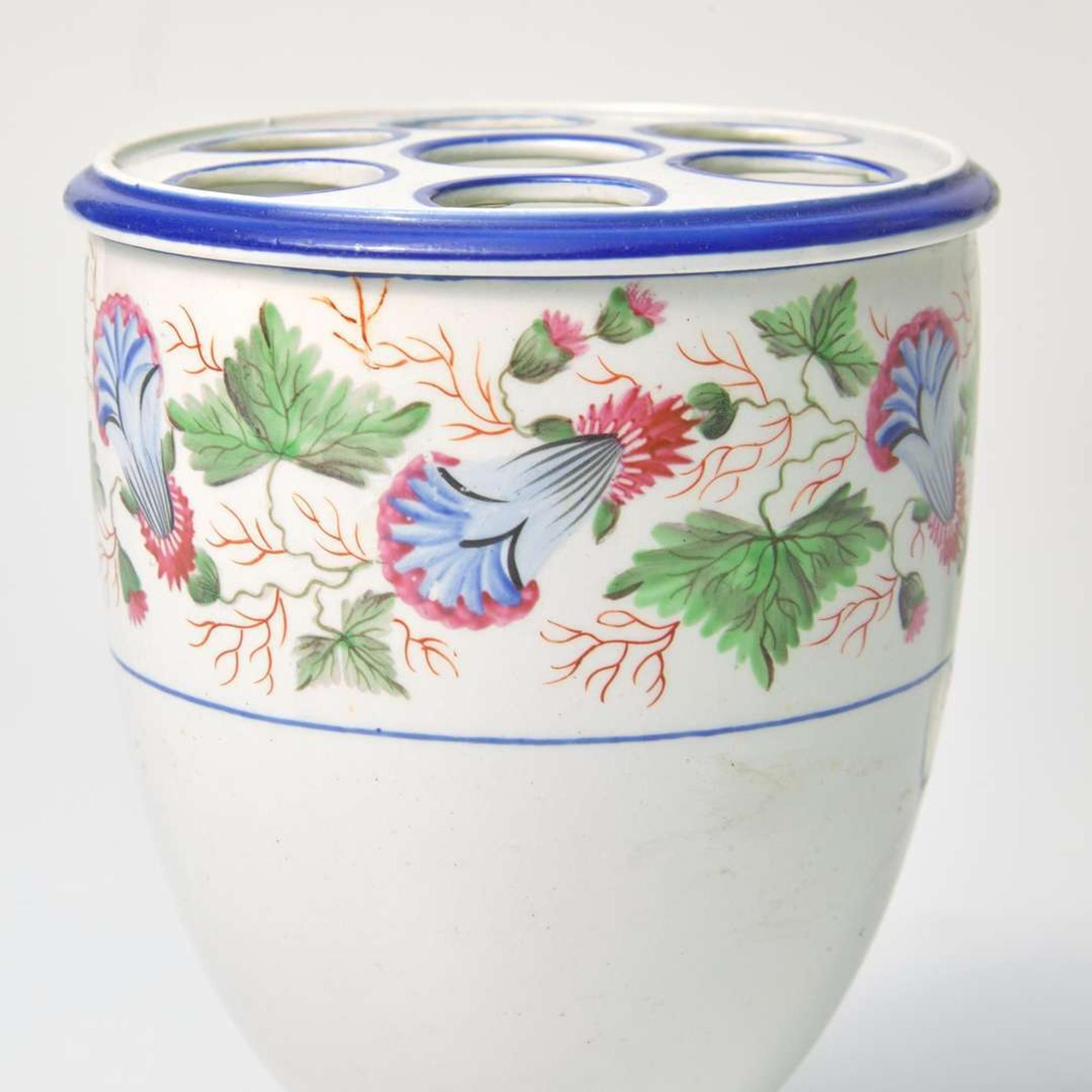 A Wedgwood Three-Piece Pearlware Bough Pot Garniture UK, circa 1810