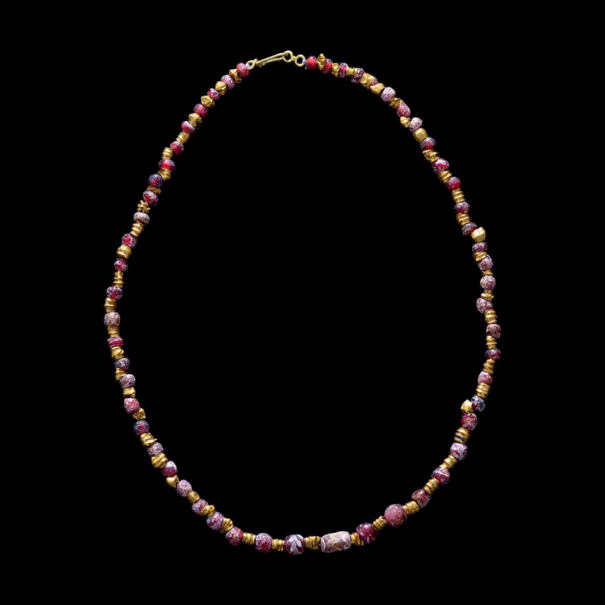 A Late Roman or Byzantine Amethyst and Gold Beaded Necklet