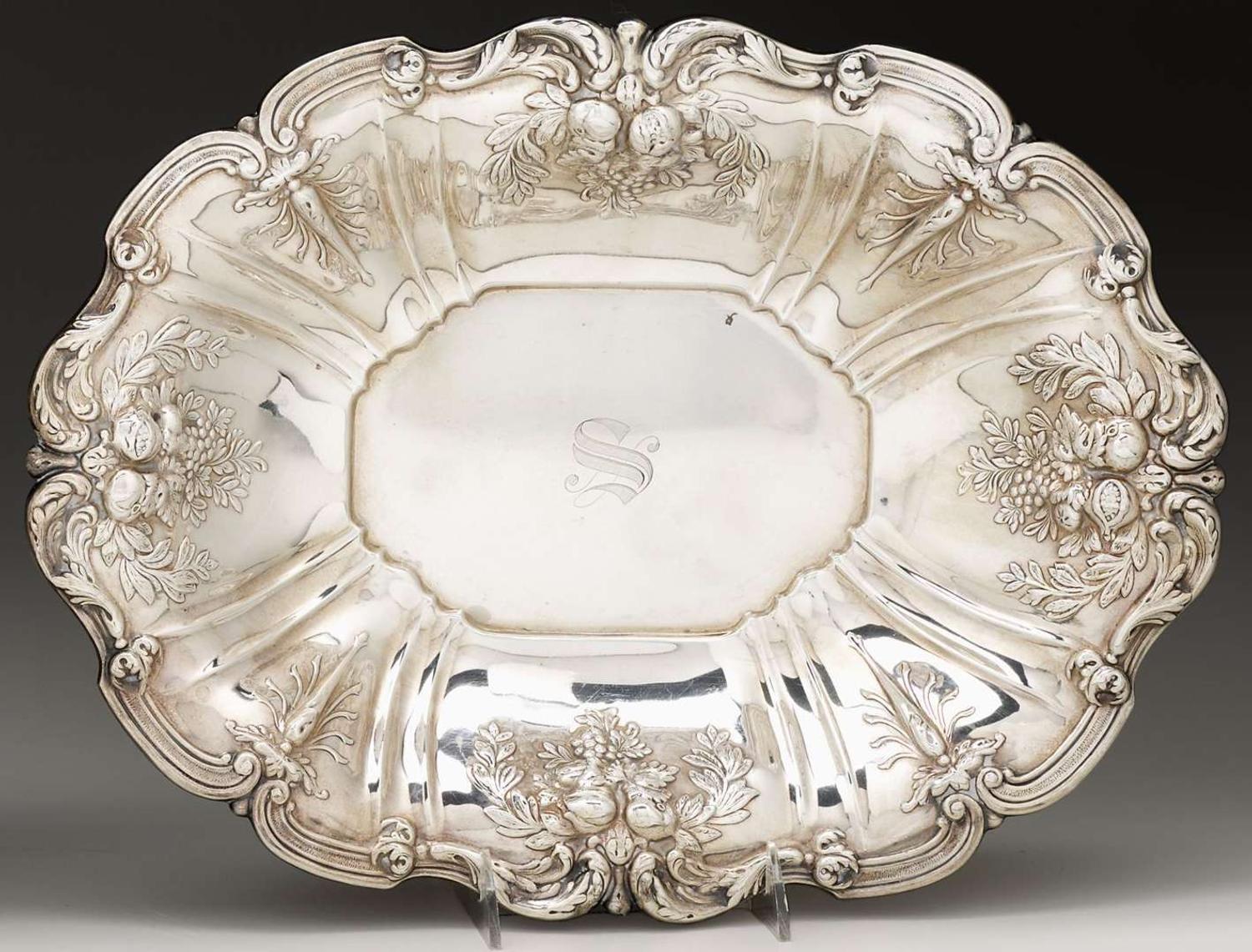 Sterling silver repoussé dish reed & barton, taunton, ma, 20th century