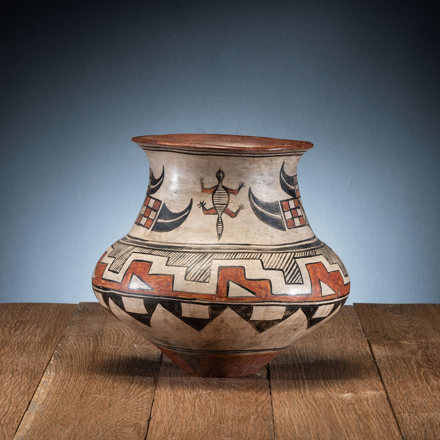 San Ildefonso Polychrome Pottery Olla, with Lizards