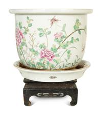 A Chinese Export Enameled Porcelain Jardinière