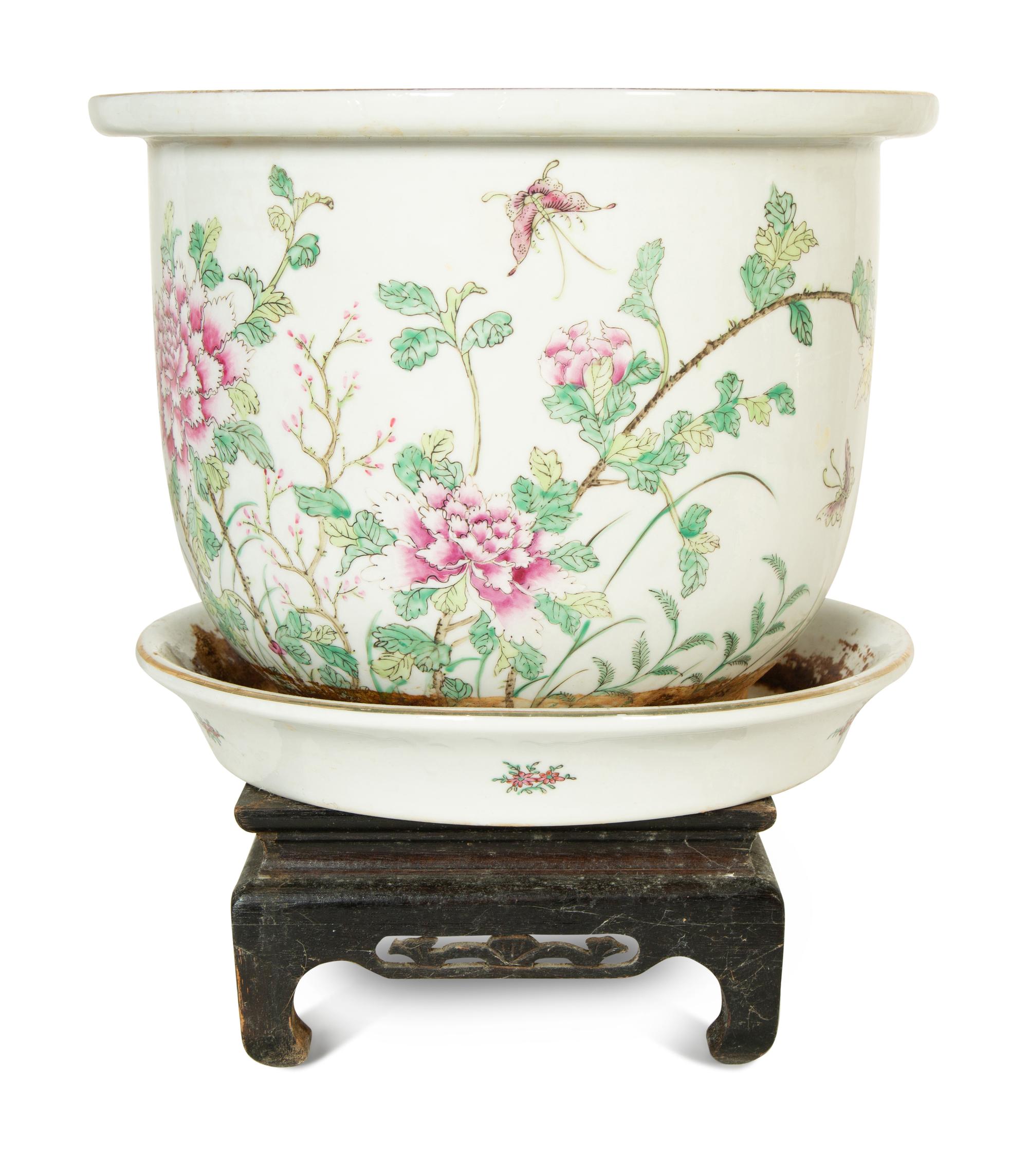 A Chinese Export Enameled Porcelain Jardinière