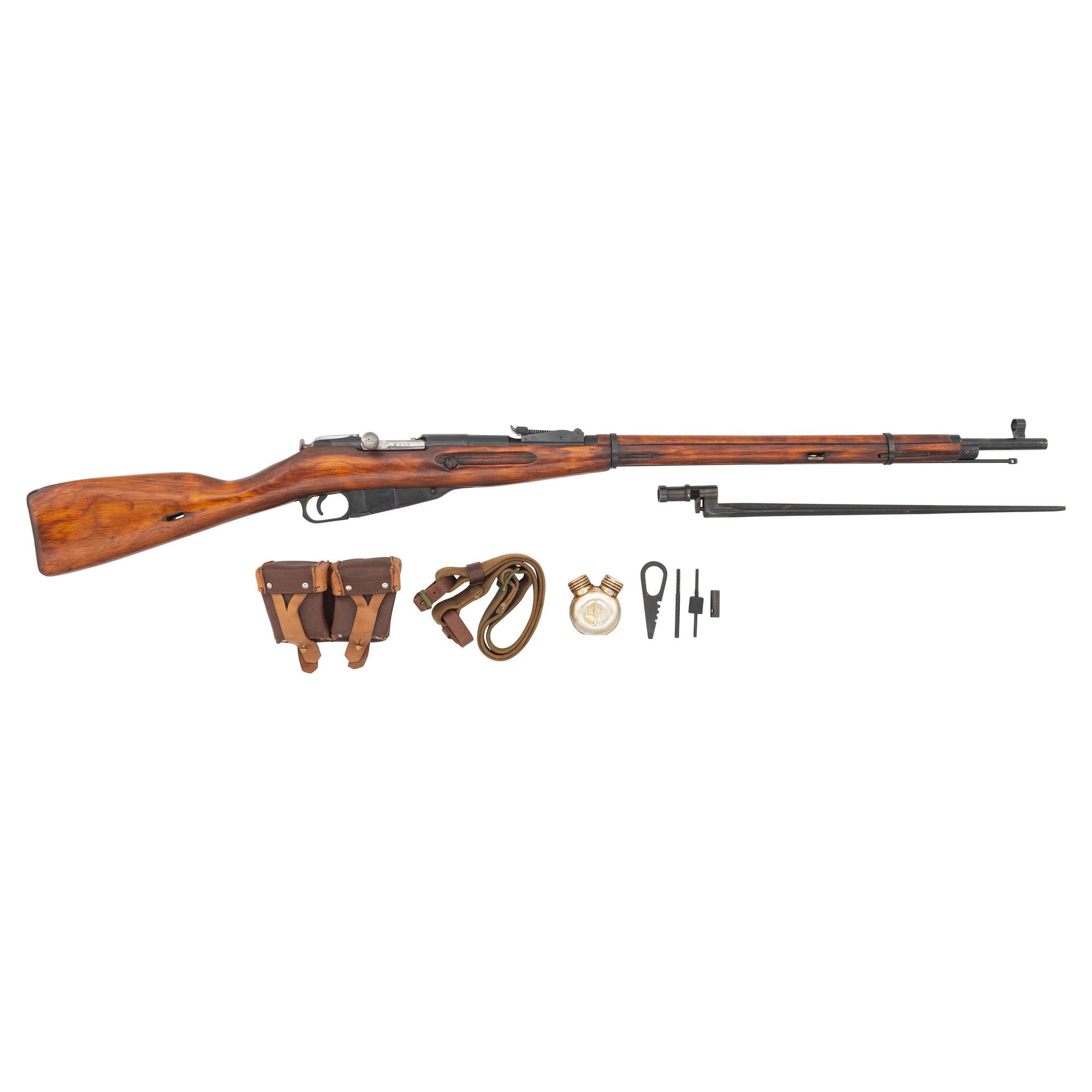 **Mosin Nagant M91/30 with Bayonet and Accessories