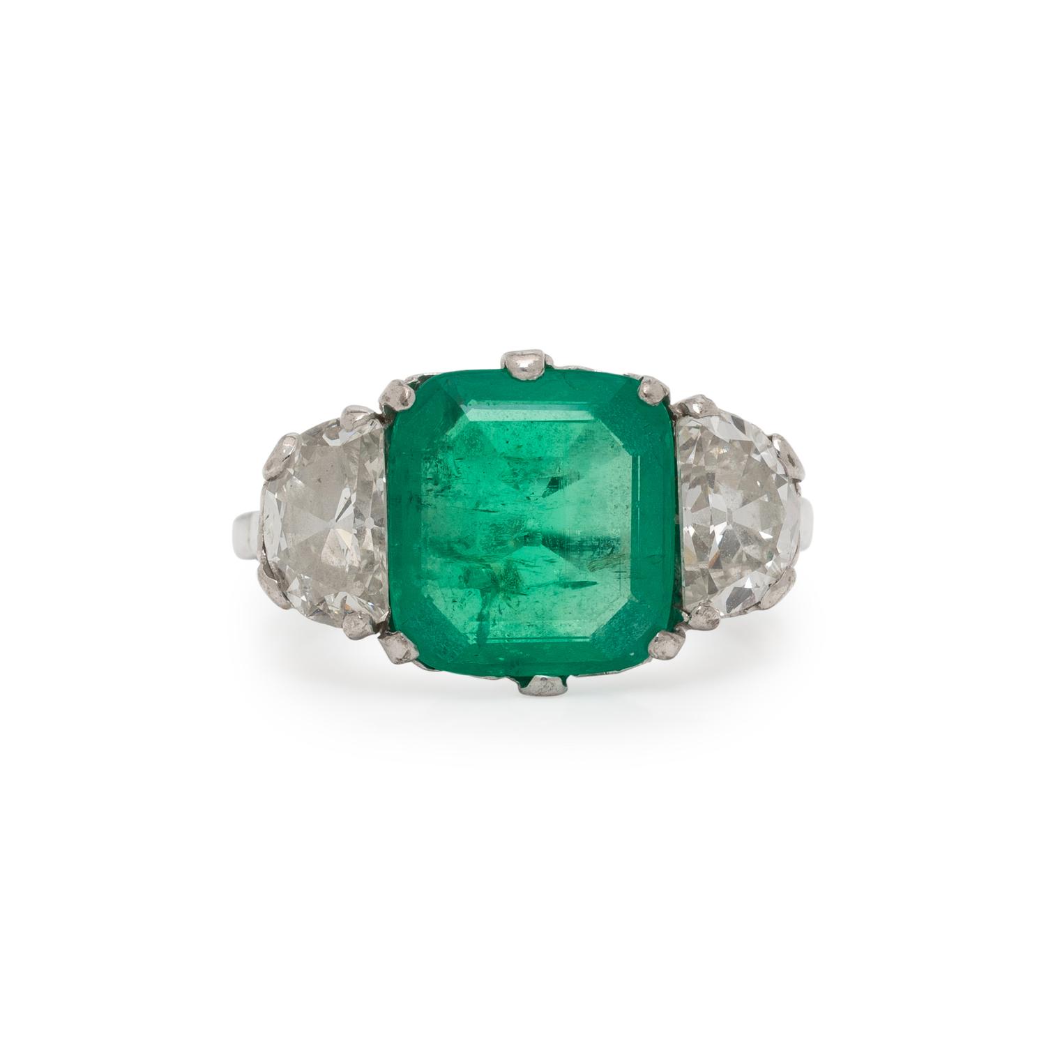 COLOMBIAN EMERALD AND DIAMOND RING