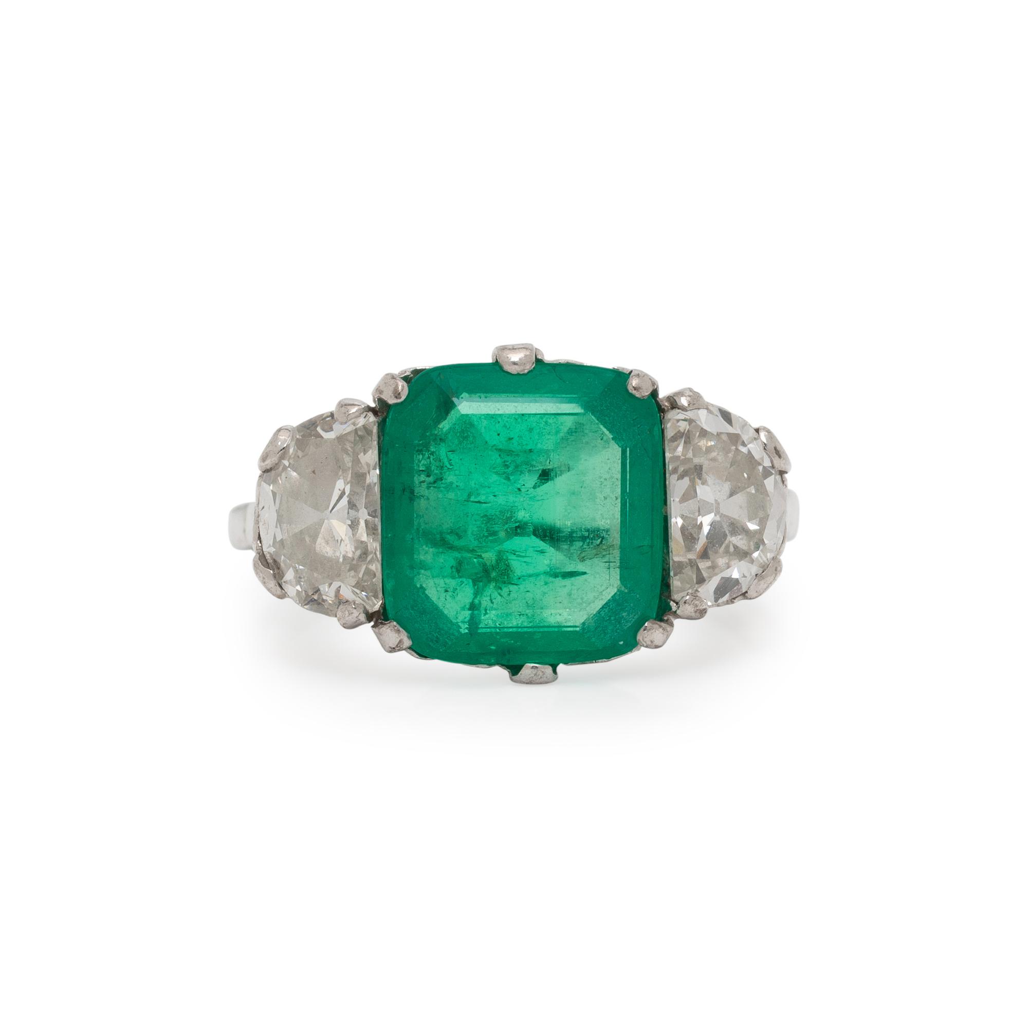 COLOMBIAN EMERALD AND DIAMOND RING