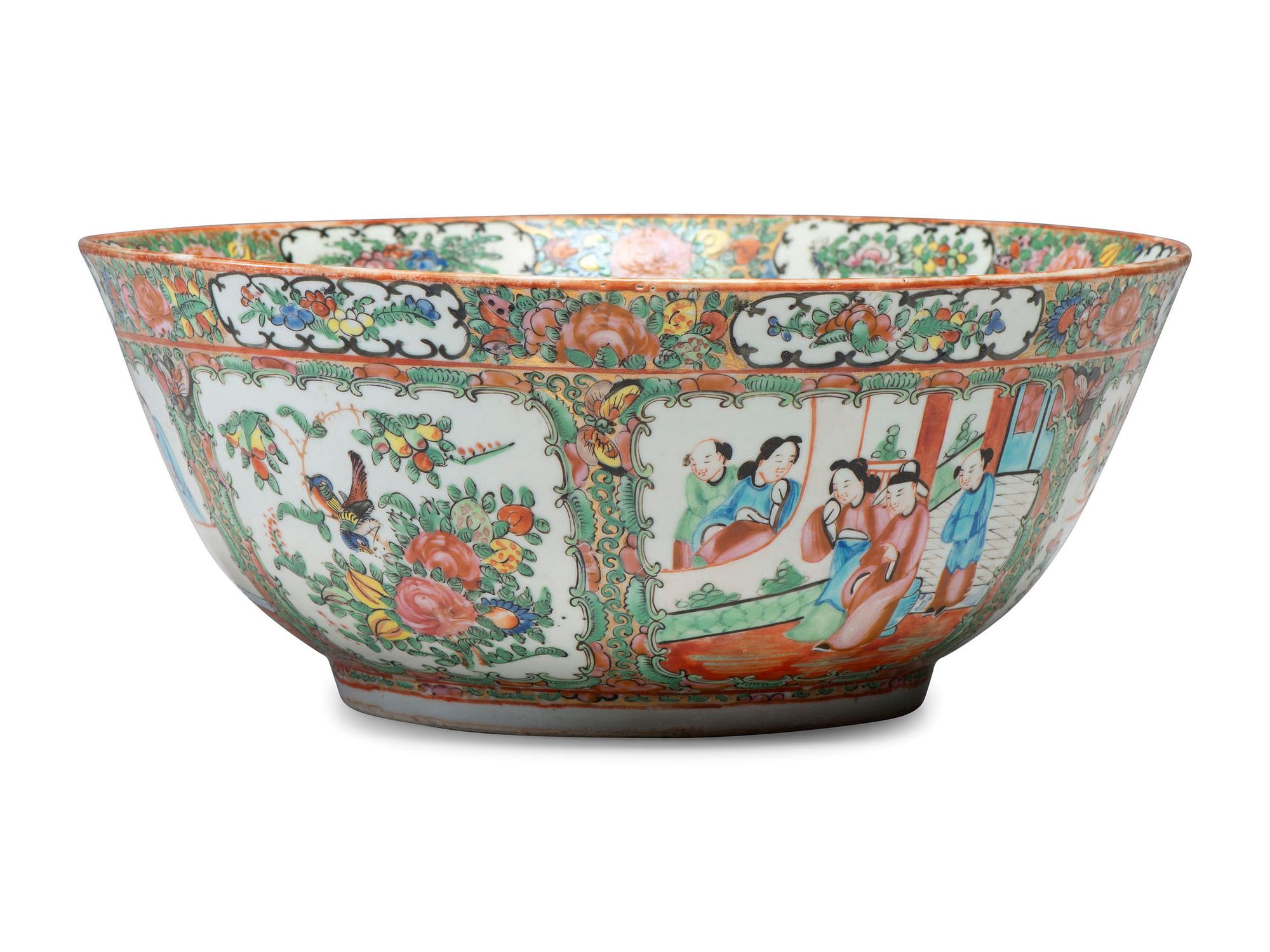 A Rose Medallion Center Bowl and Stand