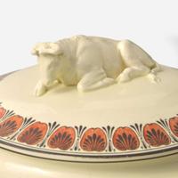 A Wedgwood Queensware Tureen with Recumbent Bull Finial UK, circa 1780