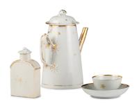 Four Chinese Export Parcel-Gilt Porcelain Table Articles