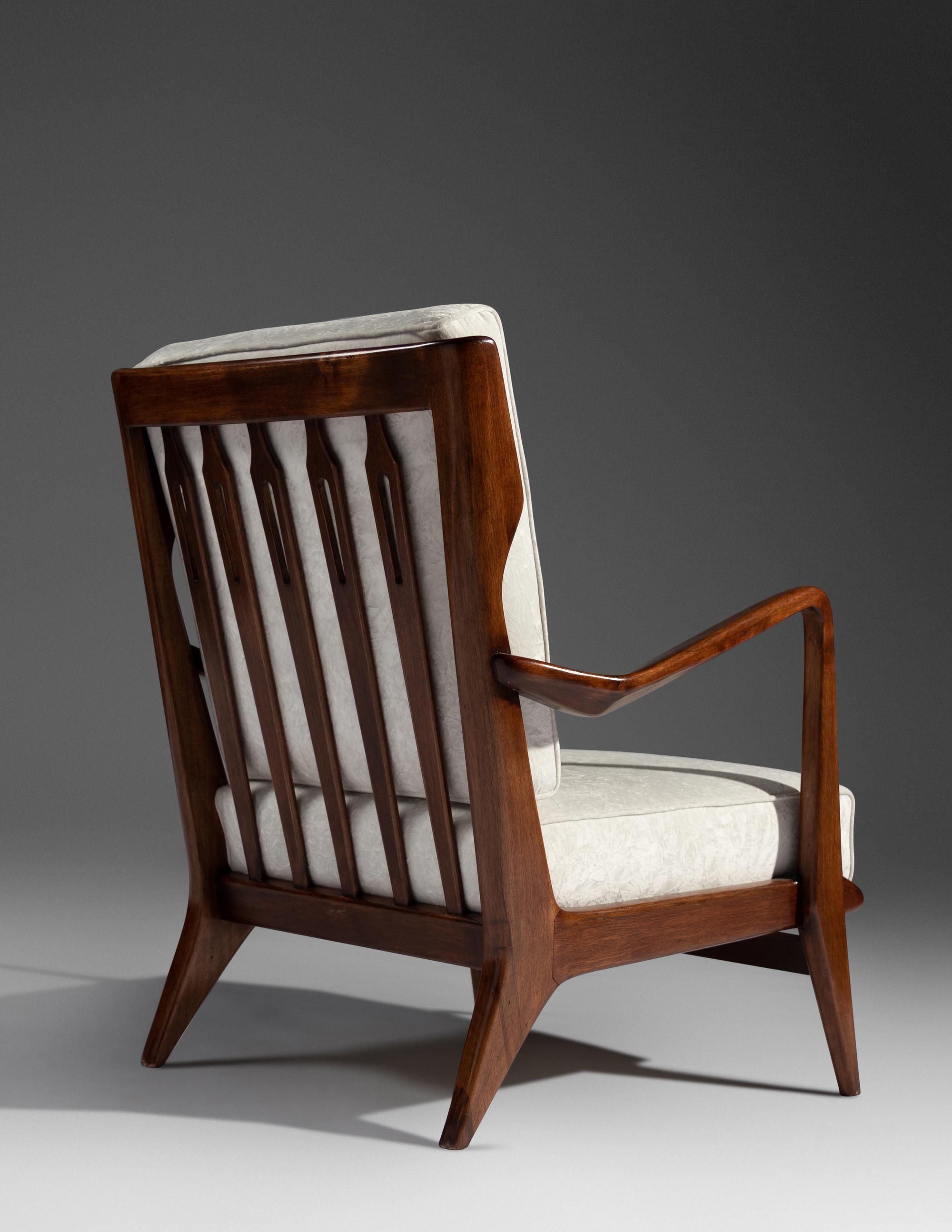 Pair of Lounge Chairs, model 516, Cassina, Italy