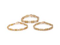 COLLECTION OF JADE AND YELLOW GOLD JEWELRY