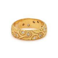 YELLOW GOLD AND DIAMOND RING