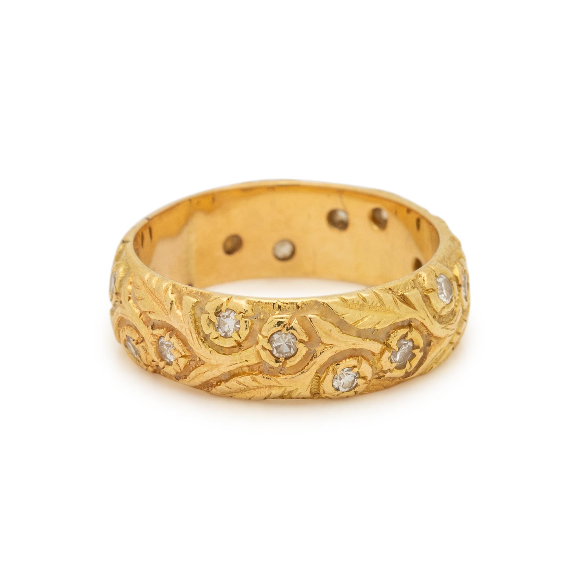 YELLOW GOLD AND DIAMOND RING