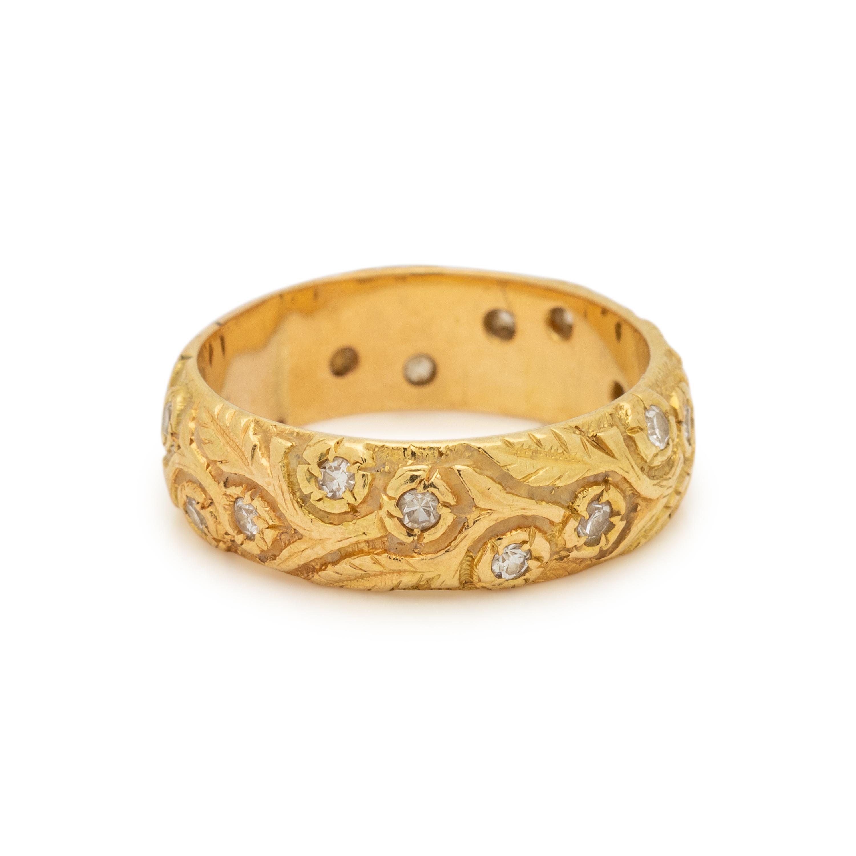 YELLOW GOLD AND DIAMOND RING