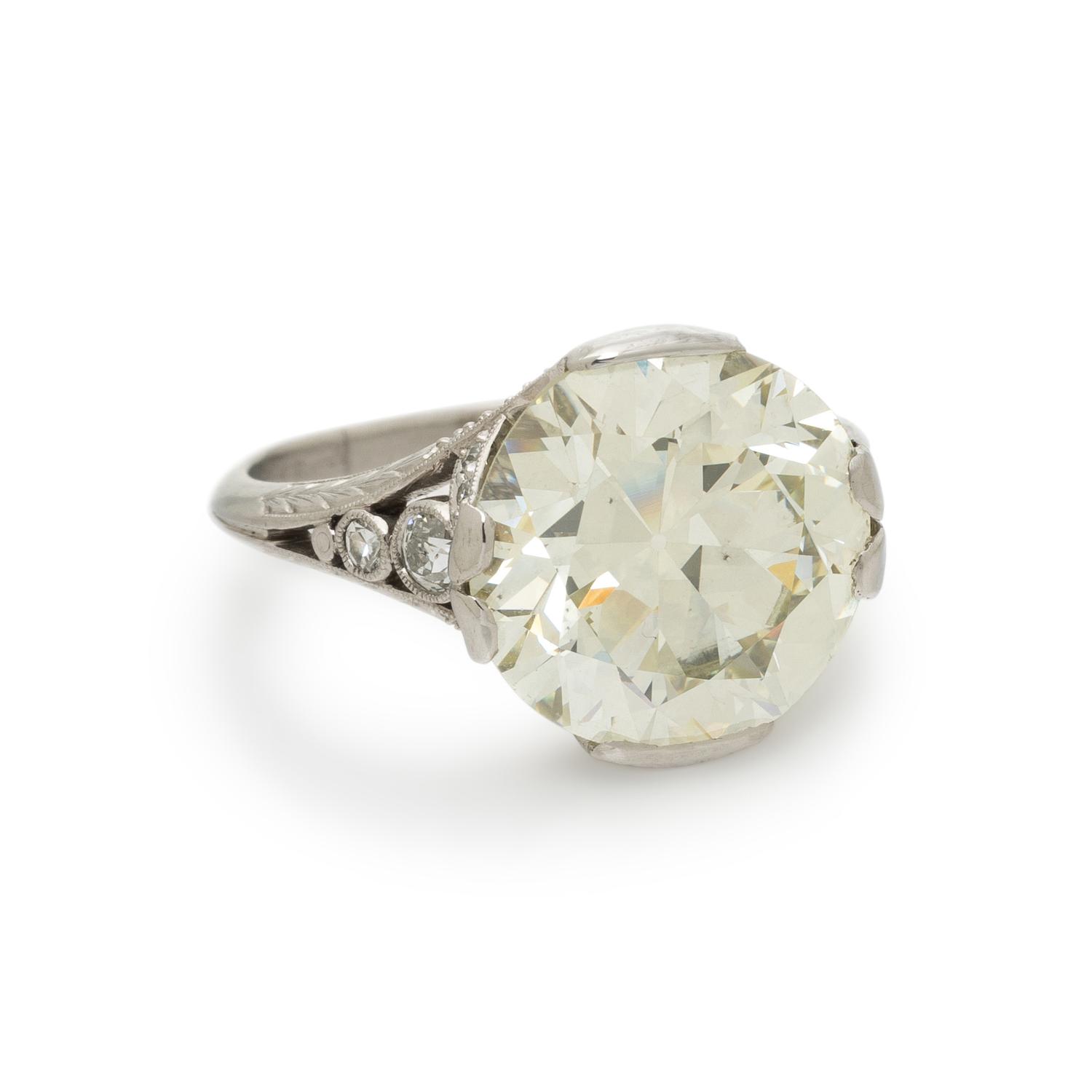 ART DECO, PLATINUM AND DIAMOND RING