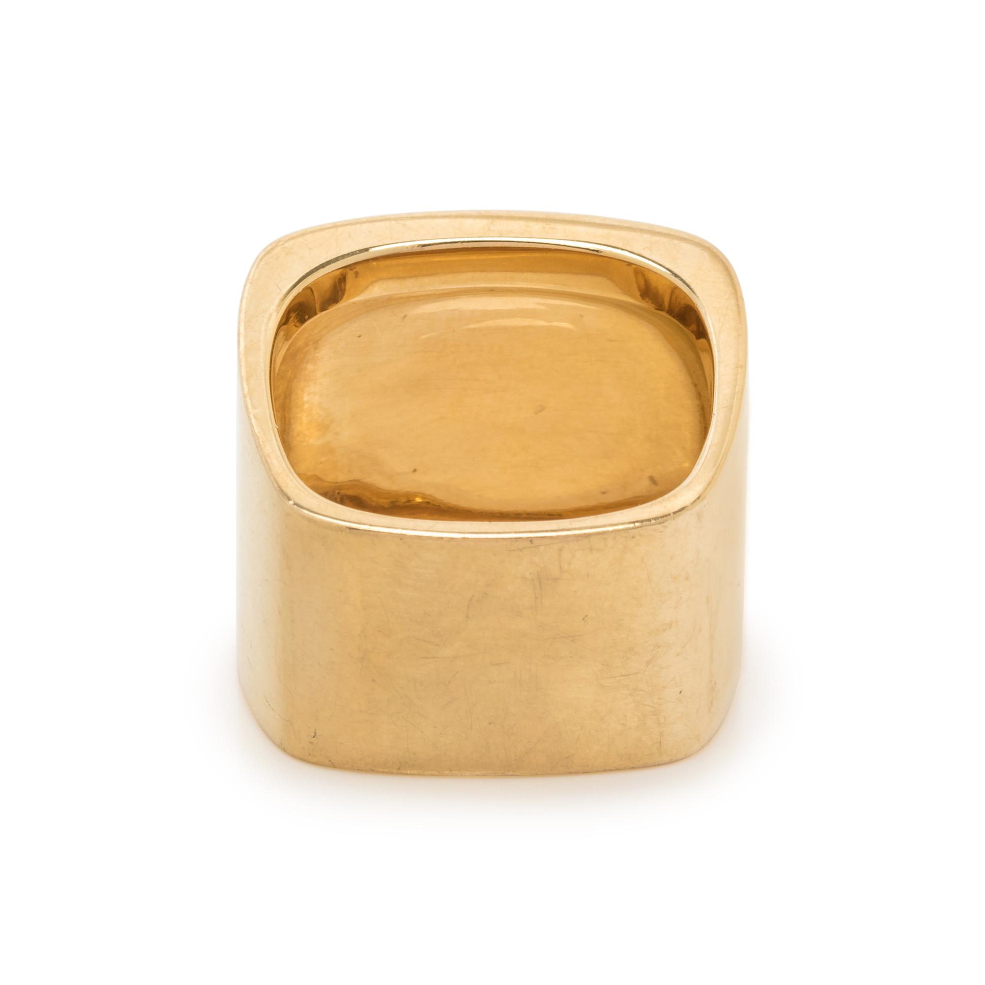 SCHLUGER, YELLOW GOLD RING