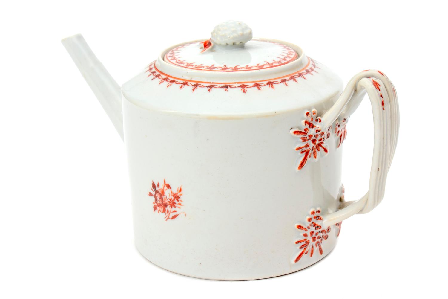 A Chinese Export Porcelain Teapot — LATE 18TH CENTURY