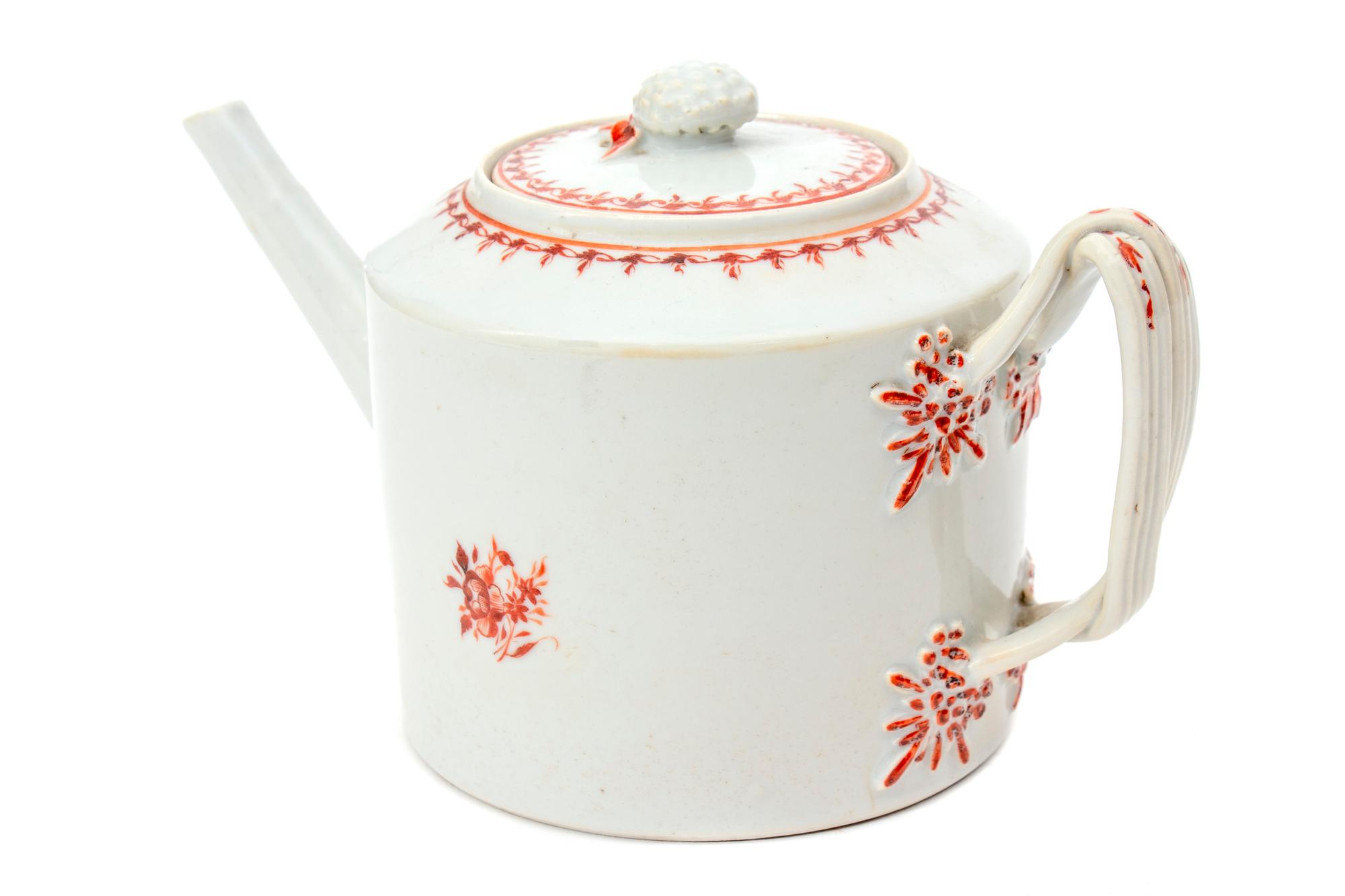 A Chinese Export Porcelain Teapot — LATE 18TH CENTURY
