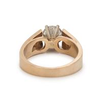 YELLOW GOLD AND DIAMOND RING