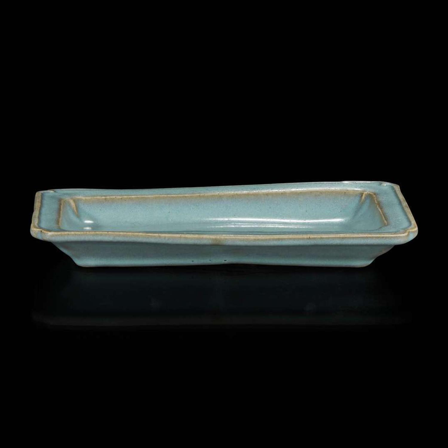 A Chinese Junyao rectangular dish 钧窑方盘 Jin dynasty or later ????