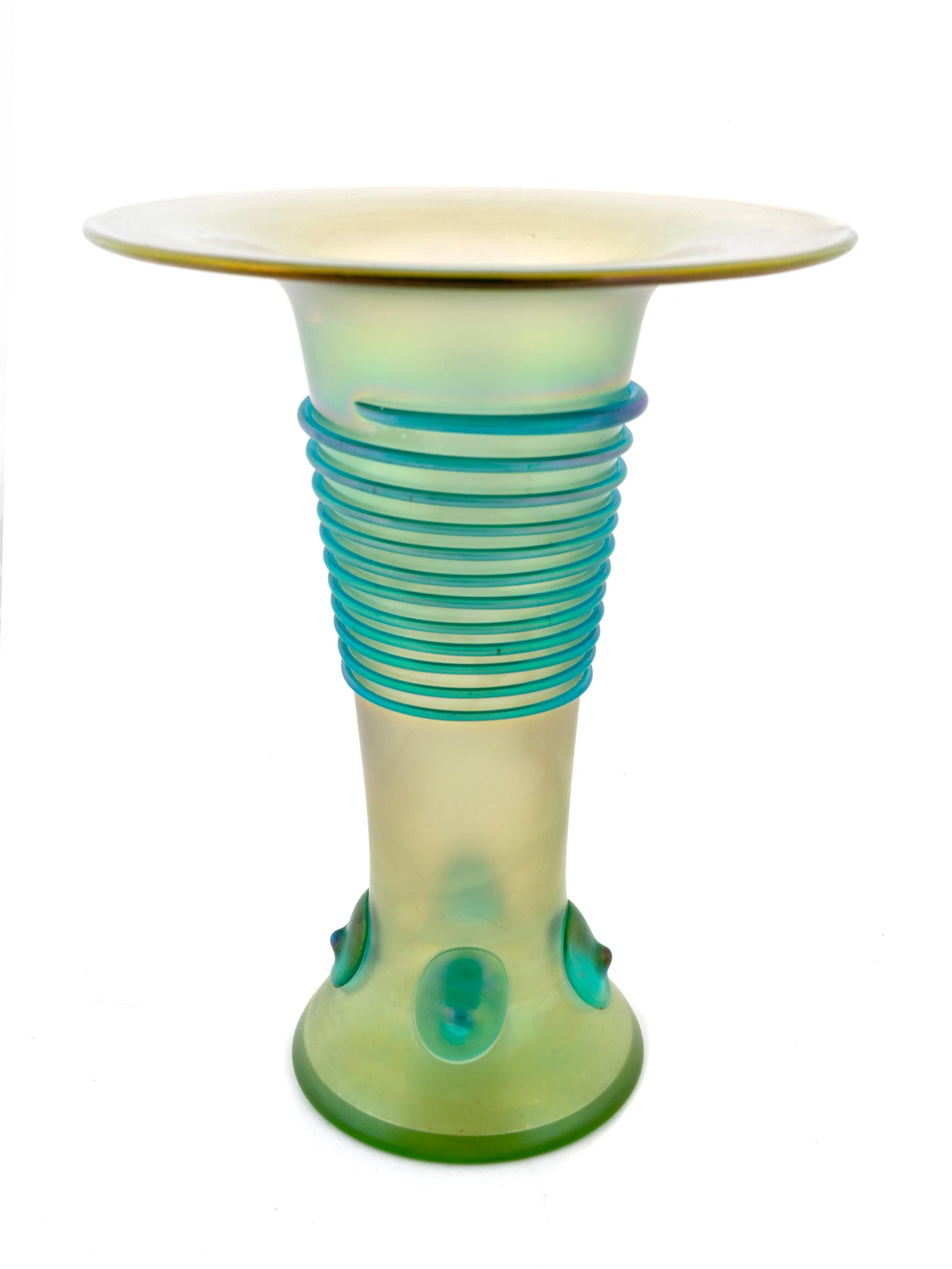A Loetz Type Threaded Glass Footed Vase — 20TH CENTURY