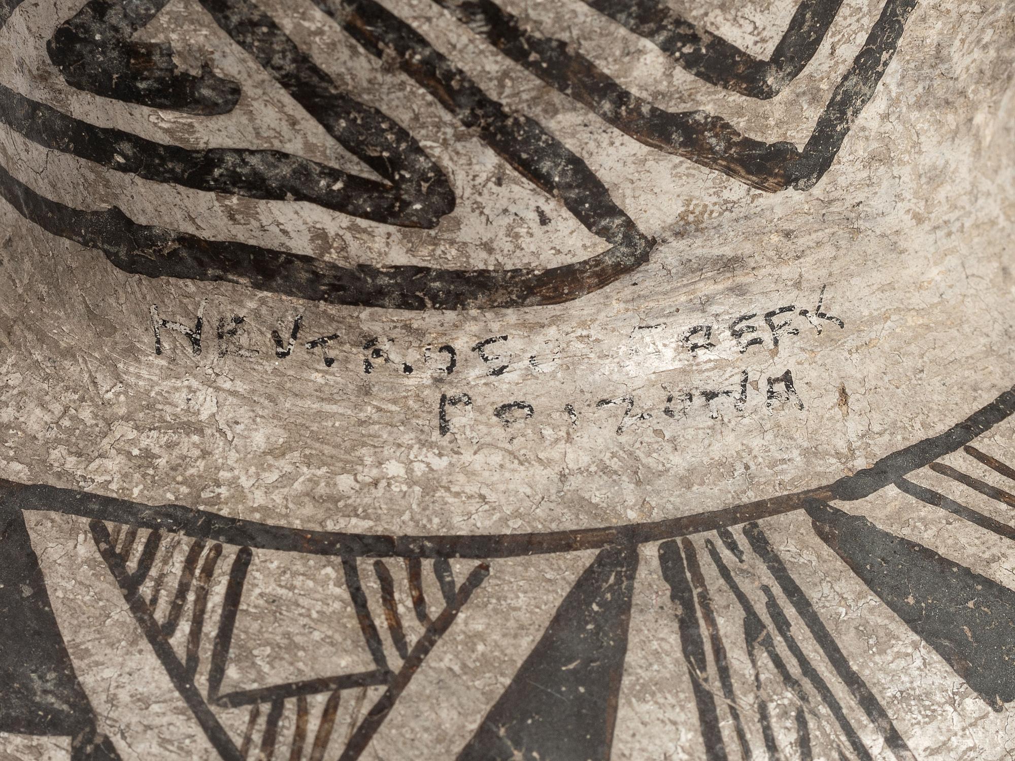 Anasazi Pottery Jar, with Ram Effigy