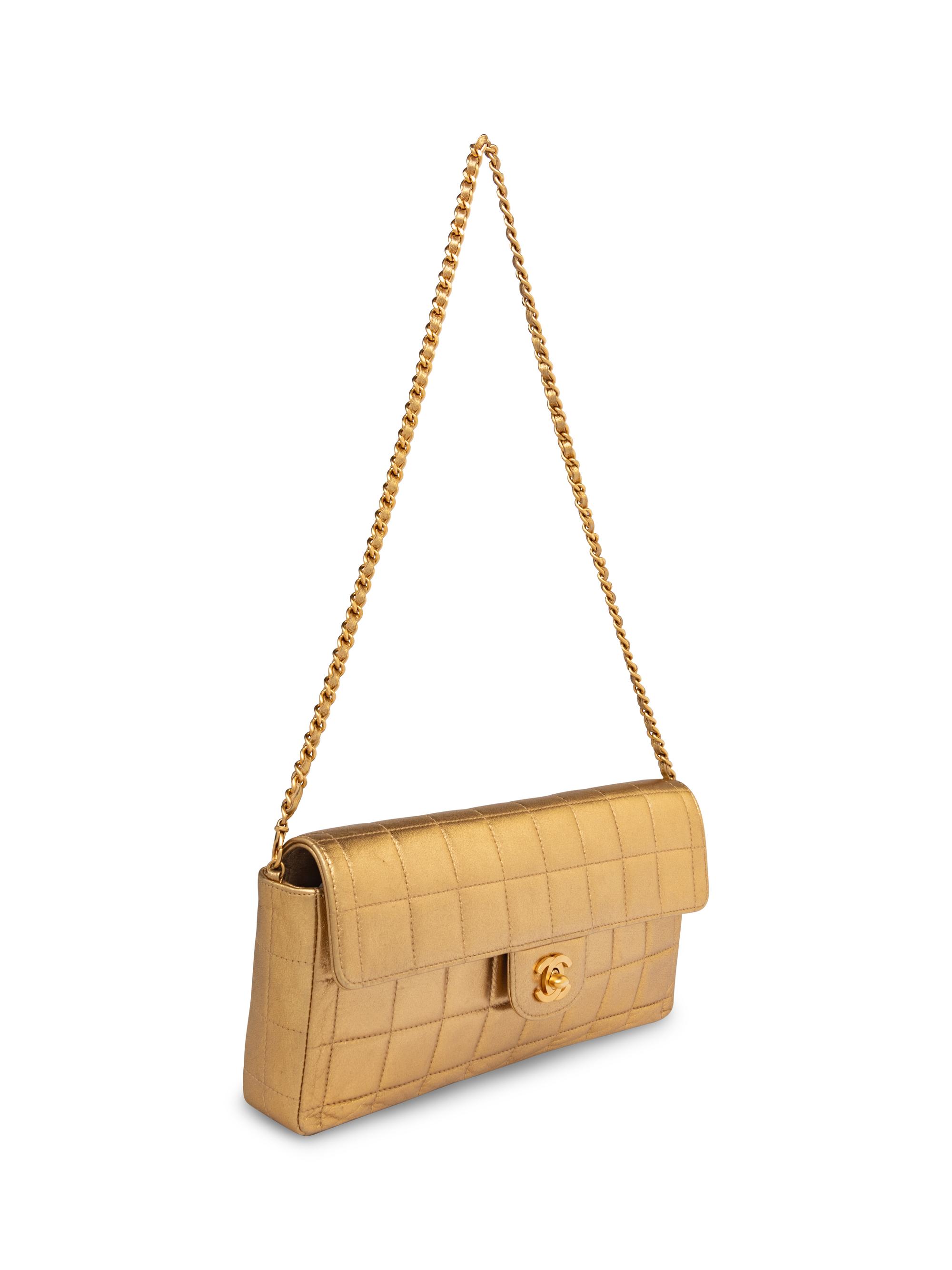 Chanel Chocolate Bar Shoulder Bag in Gold Lambskin