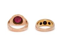 COLLECTION OF YELLOW GOLD AND GARNET RINGS