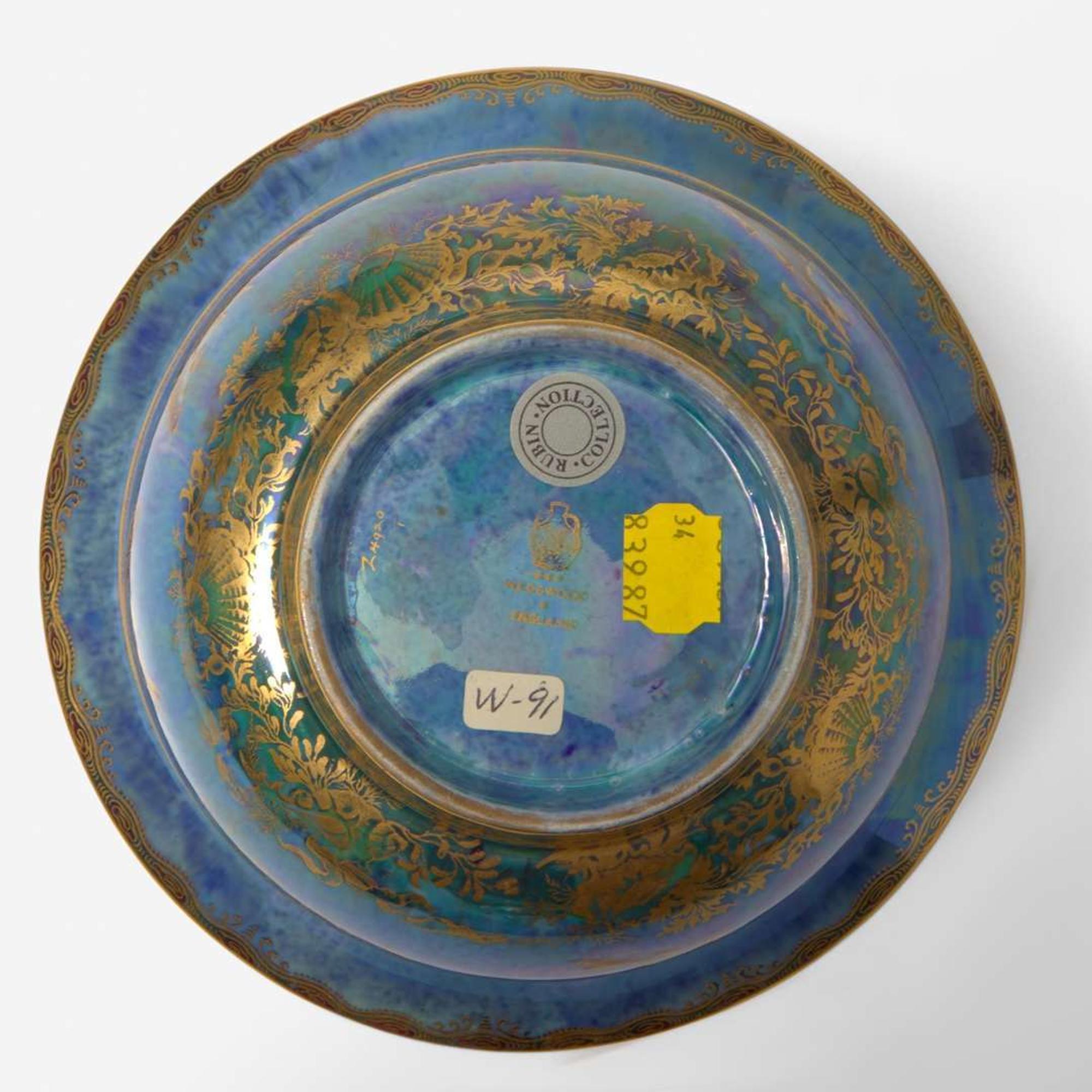 A Wedgwood Ordinary Lustre Fish-Decorated Bowl UK, circa 1915