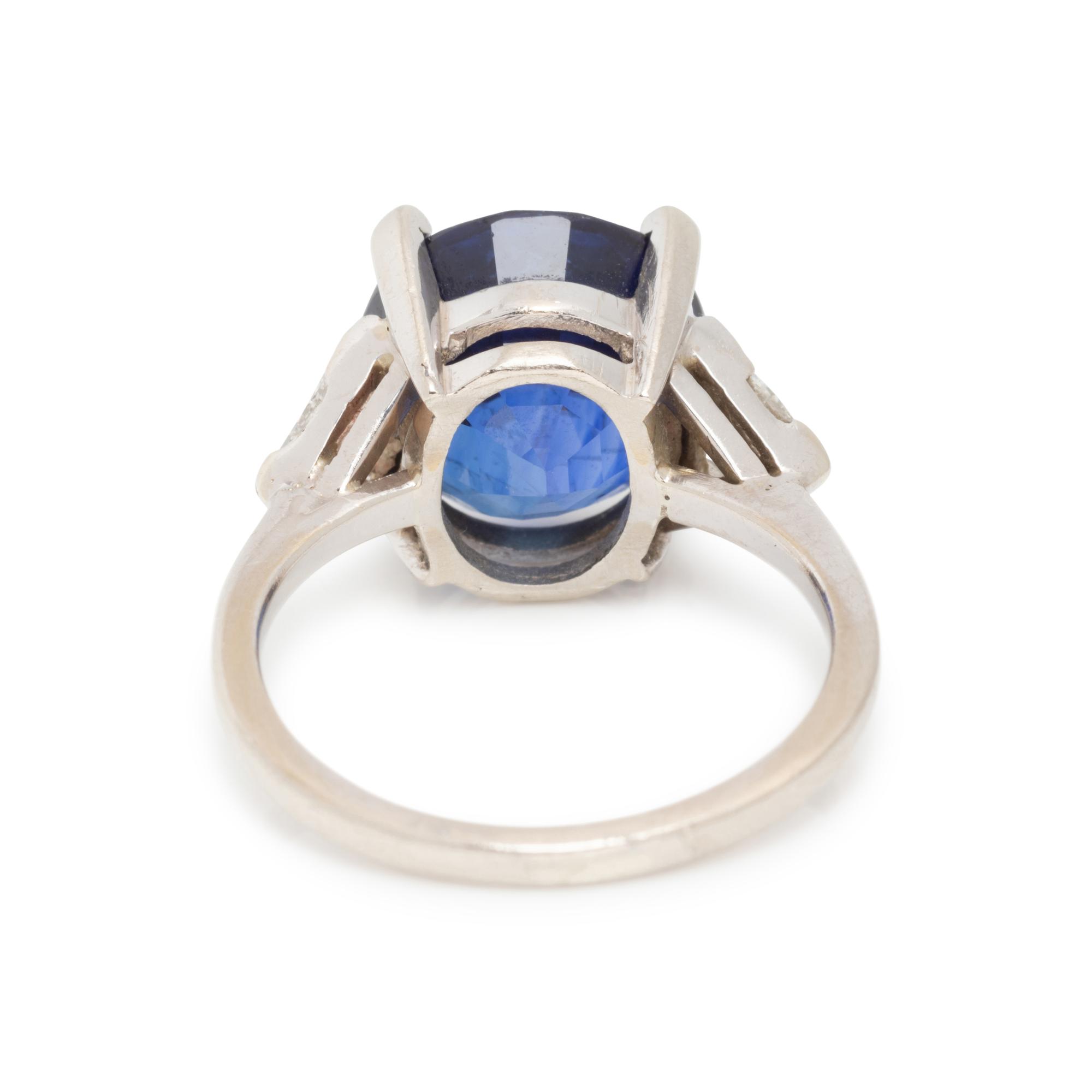 SAPPHIRE AND DIAMOND RING