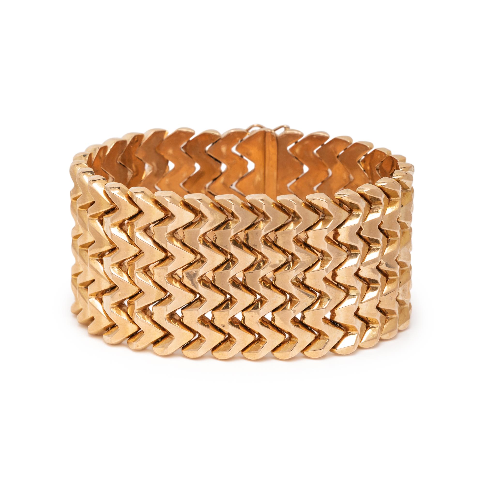 ITALIAN, YELLOW GOLD FANCY LINK BRACELET