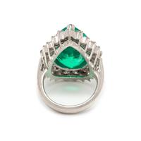 EMERALD AND DIAMOND RING