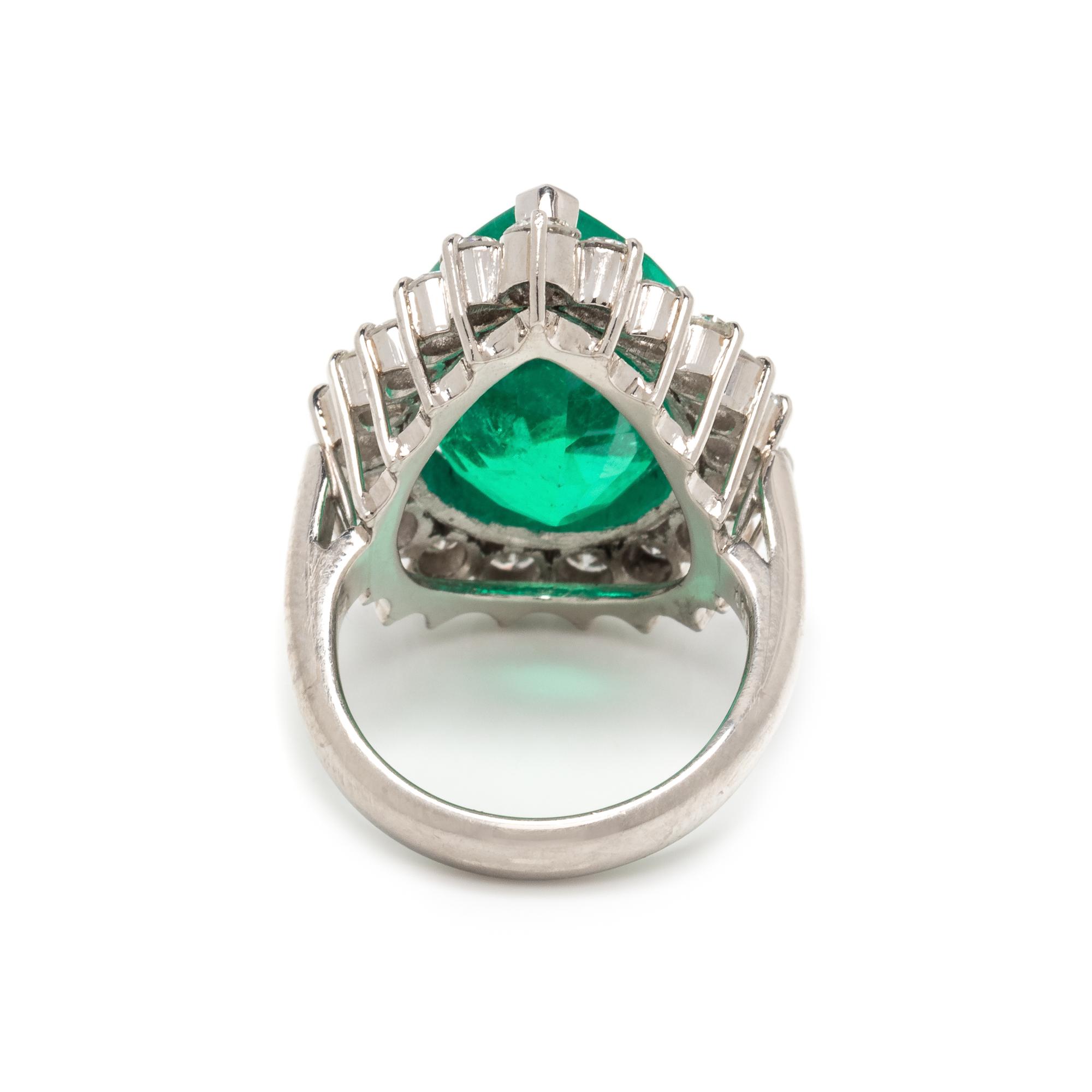 EMERALD AND DIAMOND RING