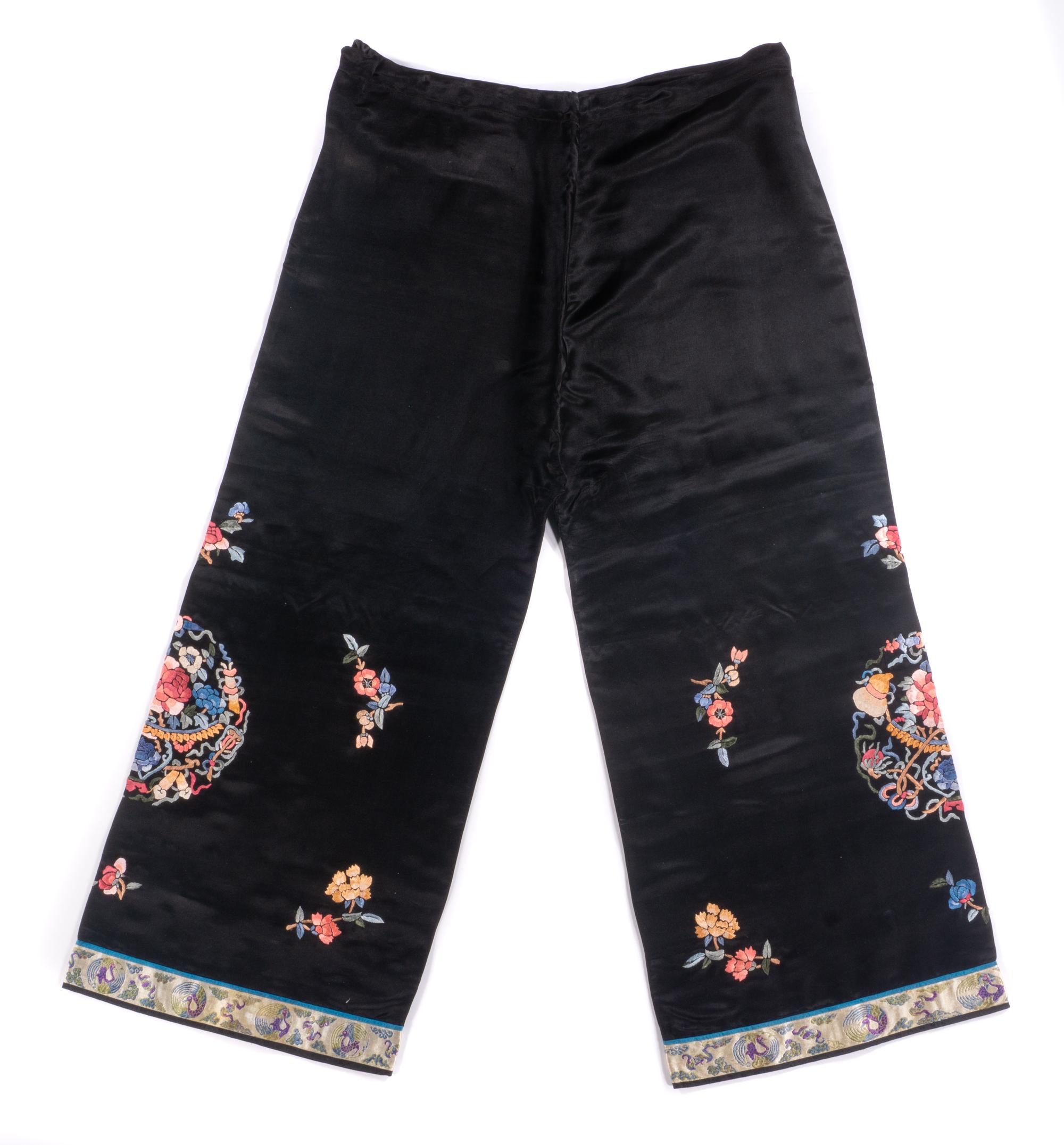 A Chinese Two-Piece Embroidered Silk Ensemble
