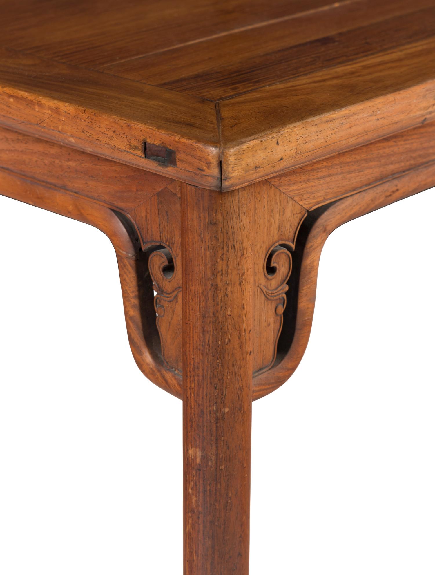A Chinese Huanghuali Square Center Table, Baxianzhuo, 18th-19th Century 清中期 黃花梨霸王棖八仙桌