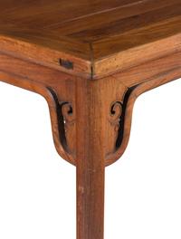 A Chinese Huanghuali Square Center Table, Baxianzhuo, 18th-19th Century 清中期 黃花梨霸王棖八仙桌