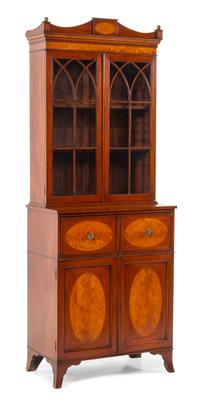 A Federal Style Mahogany Secretary Bookcase Height 82 x width 30 x depth 16 1/2 inches. — LATE 19TH/EARLY 20TH CENTURY