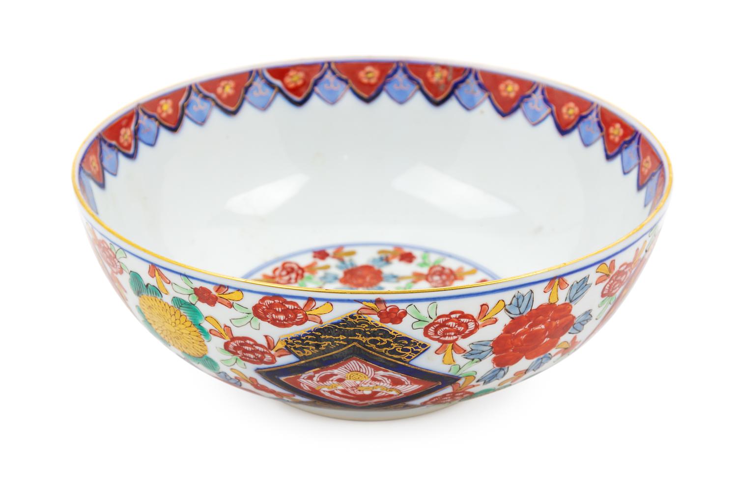 A Japanese Imari Style Porcelain Bowl