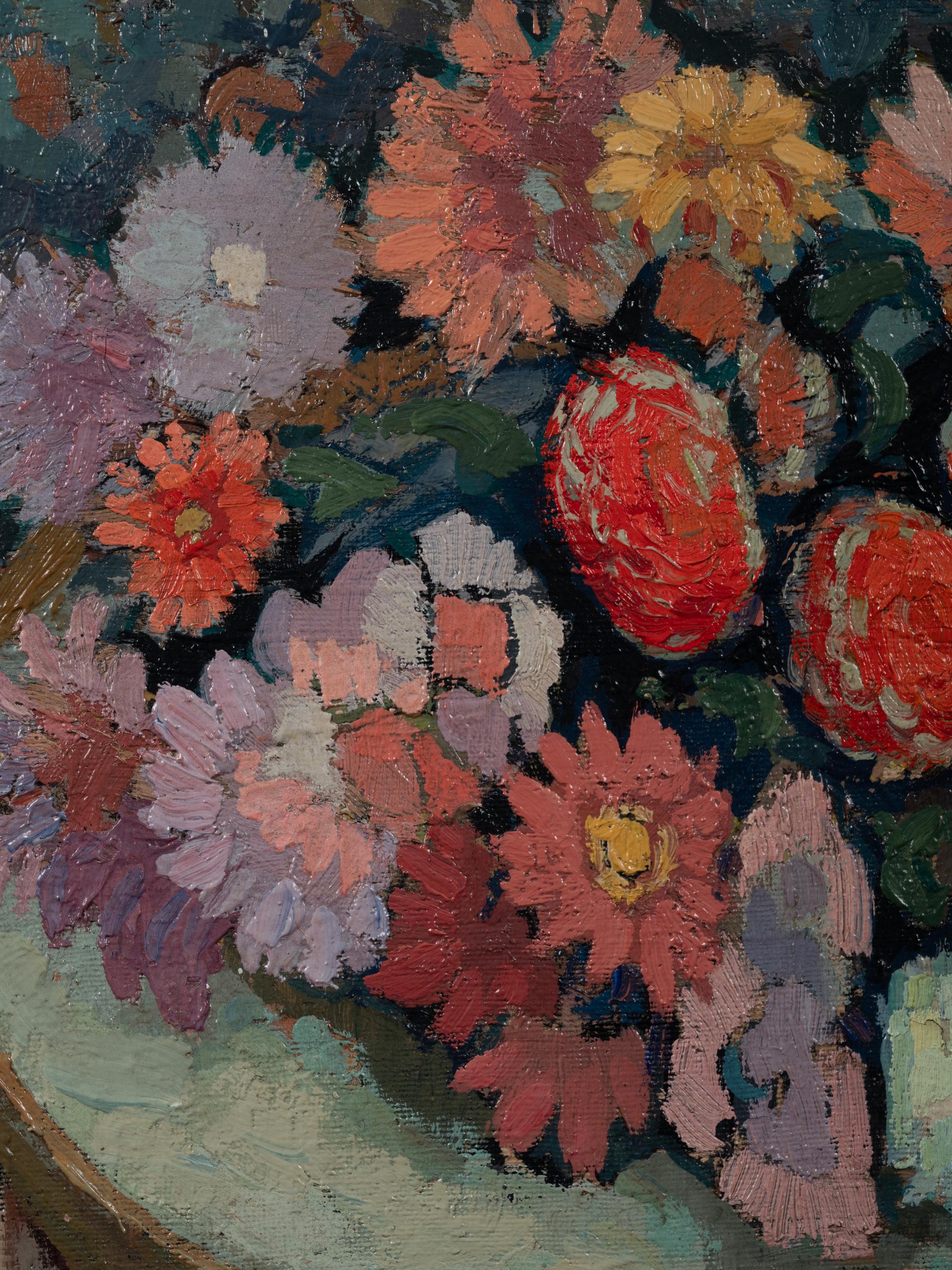 Dahlias sur table bouillotte en marbre