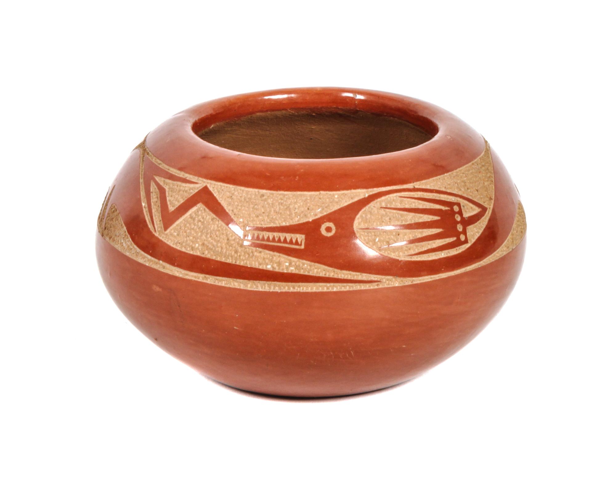 Tony Da (1940-2008), San Ildefonso Height 2 1/2 x diameter 4 1/2 inches.