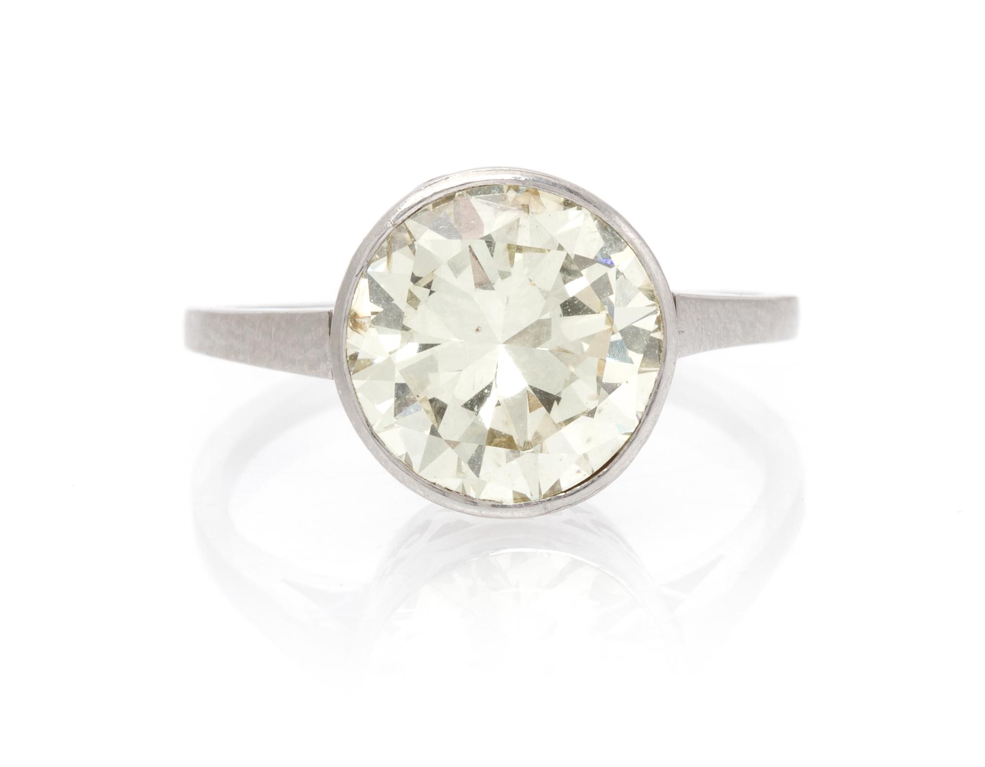 A Platinum and Diamond Ring, 3.70 dwts.