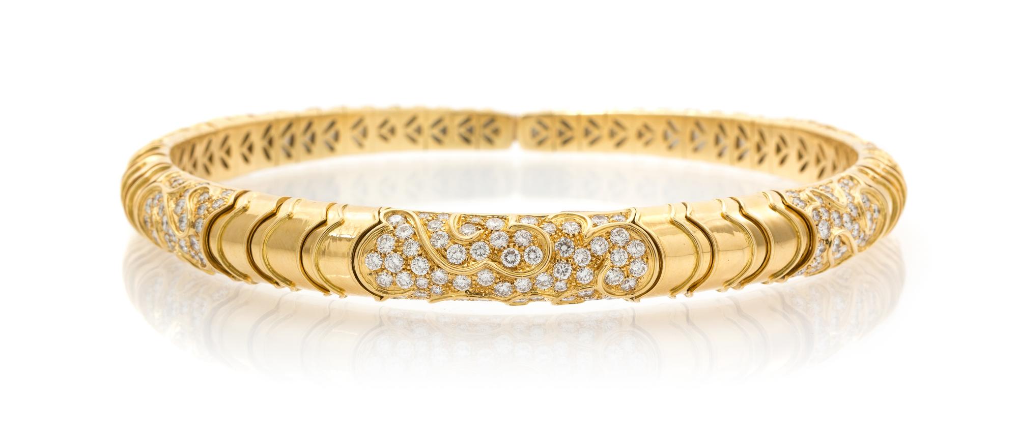 An 18 Karat Yellow Gold and Diamond Collar Necklace, 94.90 dwts.