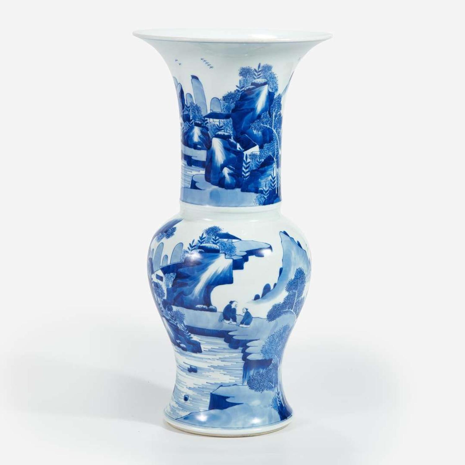 A Chinese blue and white porcelain "Phoenix Tail" vase