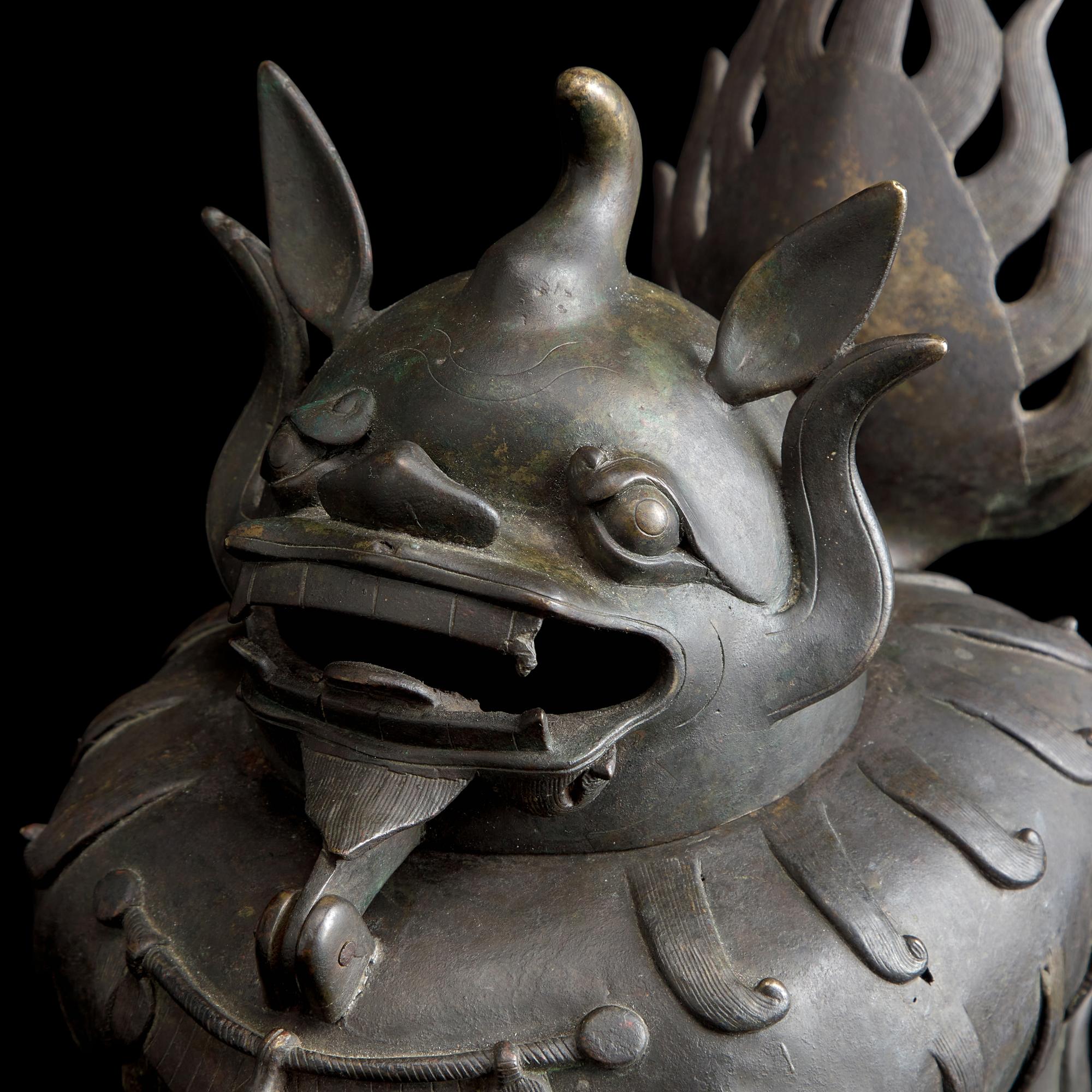 A Chinese Patinated Bronze Luduan Censer, Late Ming to Qing Dynasty 明末清初 銅甪端