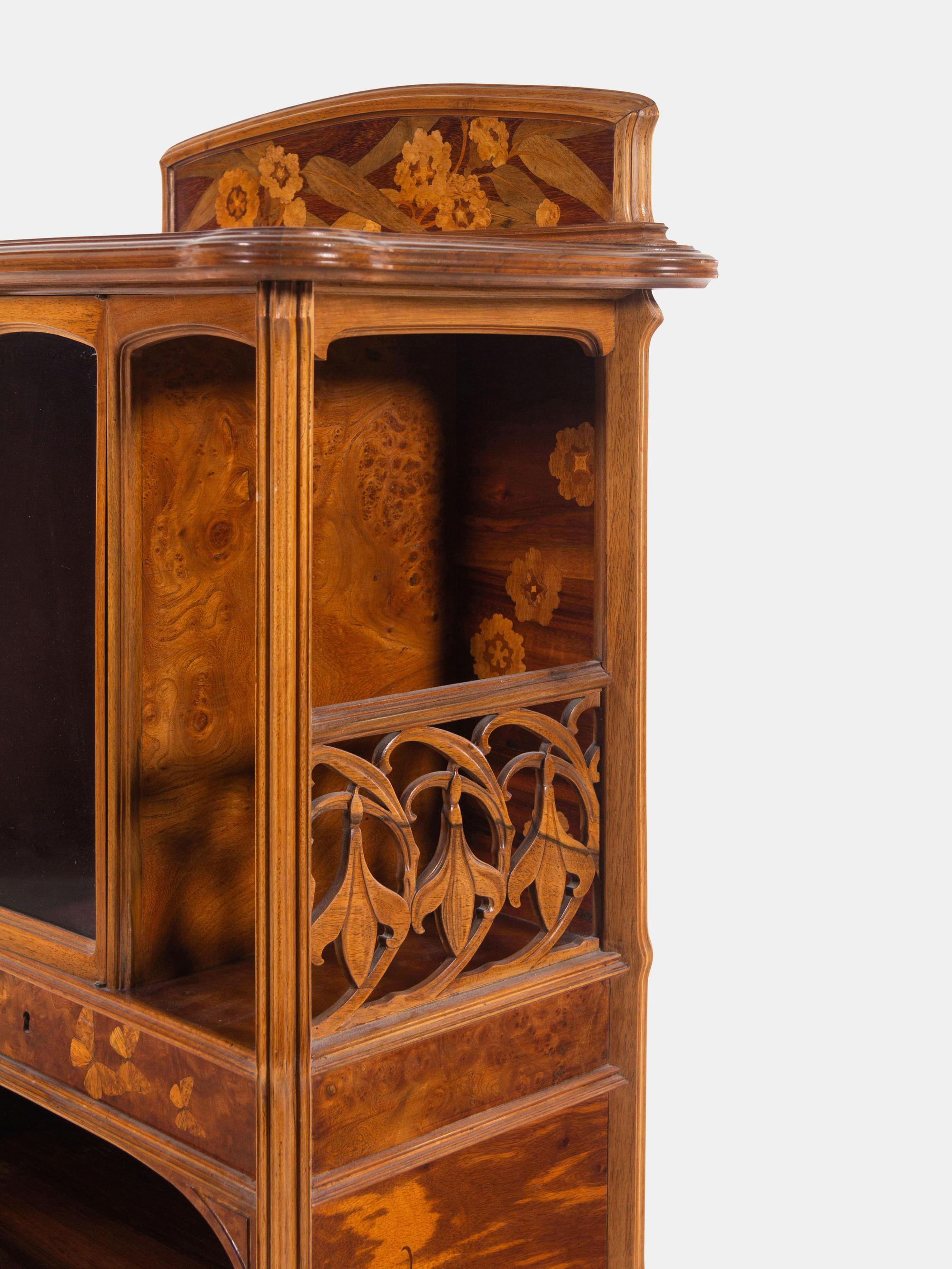 Vitrine, c. 1900
