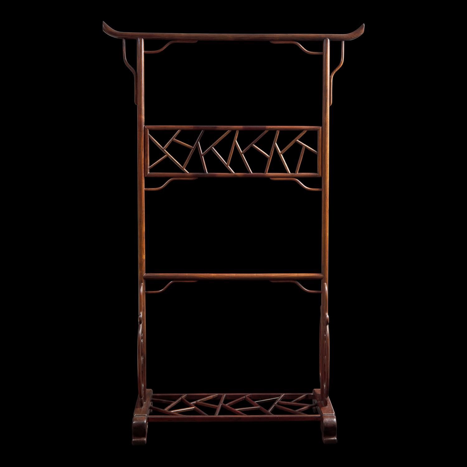 A Chinese Carved Hongmu Clothes Stand, Yijia, 20th Century 近代 紅木透雕冰梅紋衣架